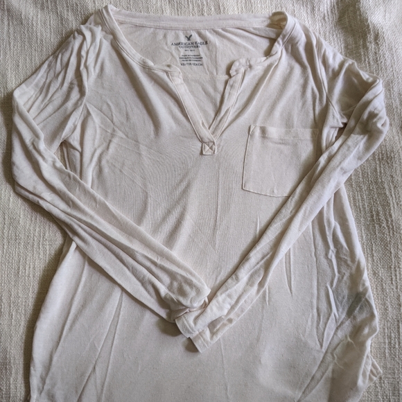 American Eagle Ivory Henley Shirt - Picture 1 of 1